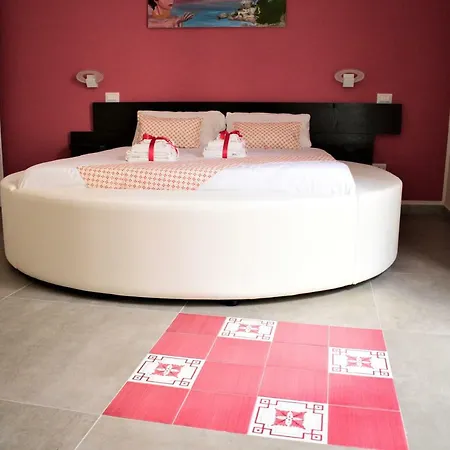 360 Bed & Breakfast 3*